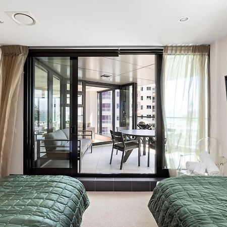 Luxury Ocean & Harbour Views - Heated Pool, Main Beach & Gym Mount Maunganui Kültér fotó