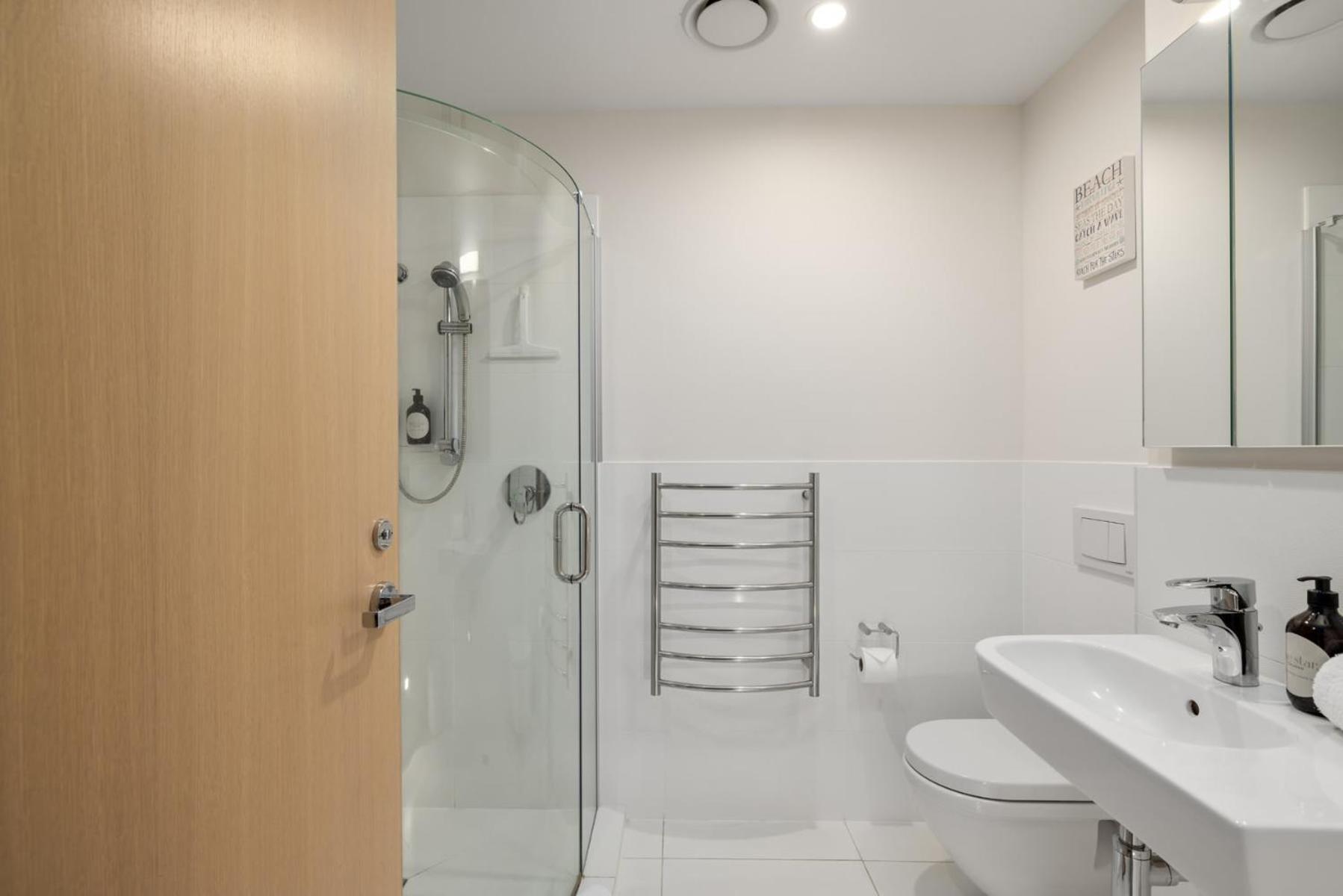 Luxury Ocean & Harbour Views - Heated Pool, Main Beach & Gym Mount Maunganui Kültér fotó