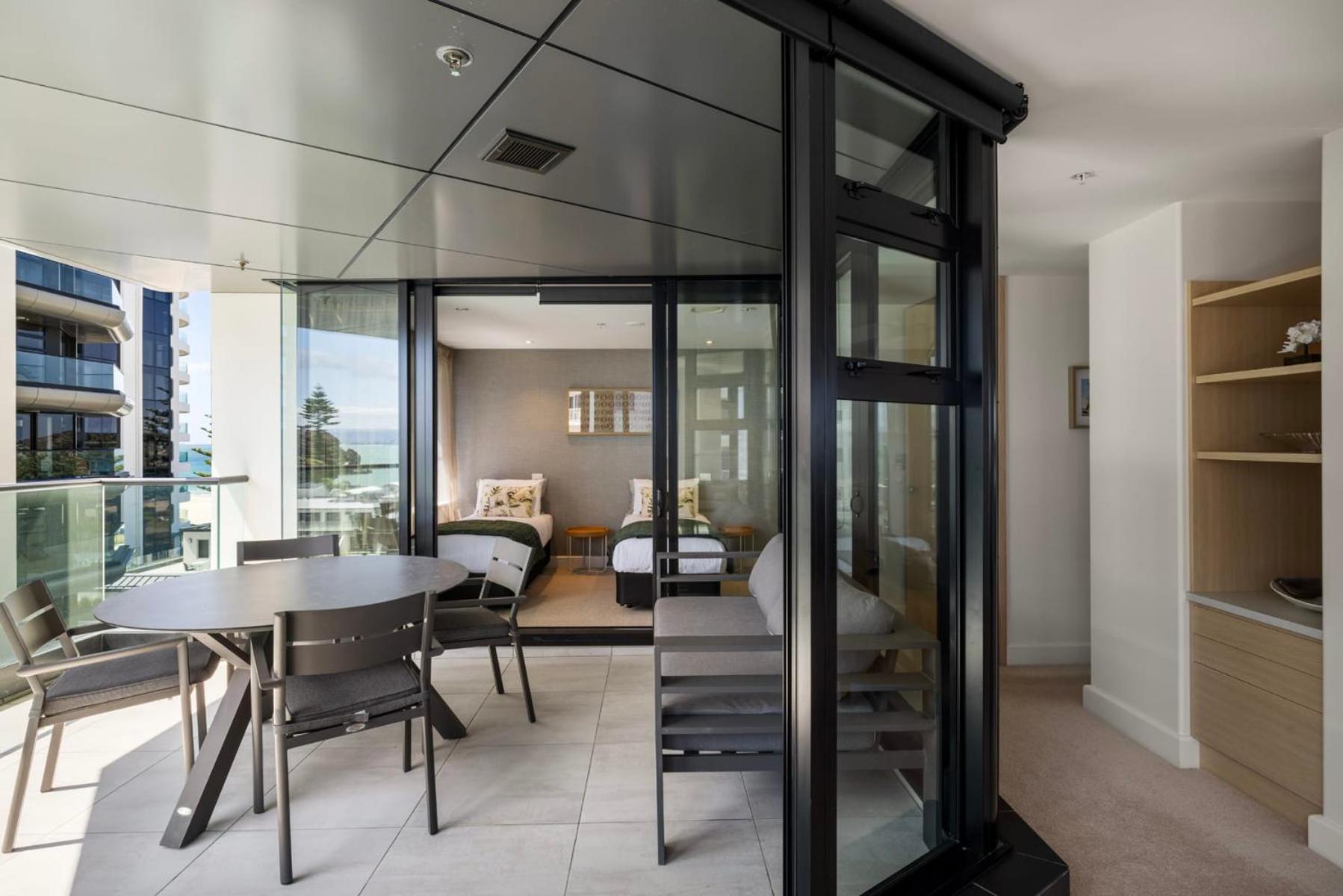 Luxury Ocean & Harbour Views - Heated Pool, Main Beach & Gym Mount Maunganui Kültér fotó